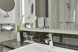 Wohnbeispiel Badezimmer (Zimmercodierungen DG1 & DC1)