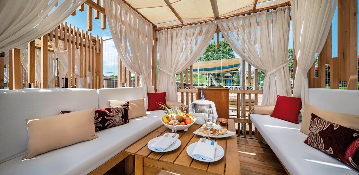 Trendy Verbena Beach