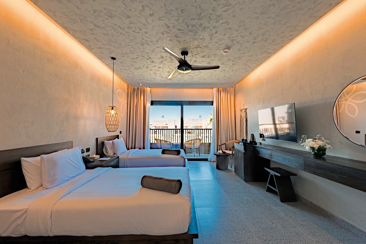 Sentido Naga Bay