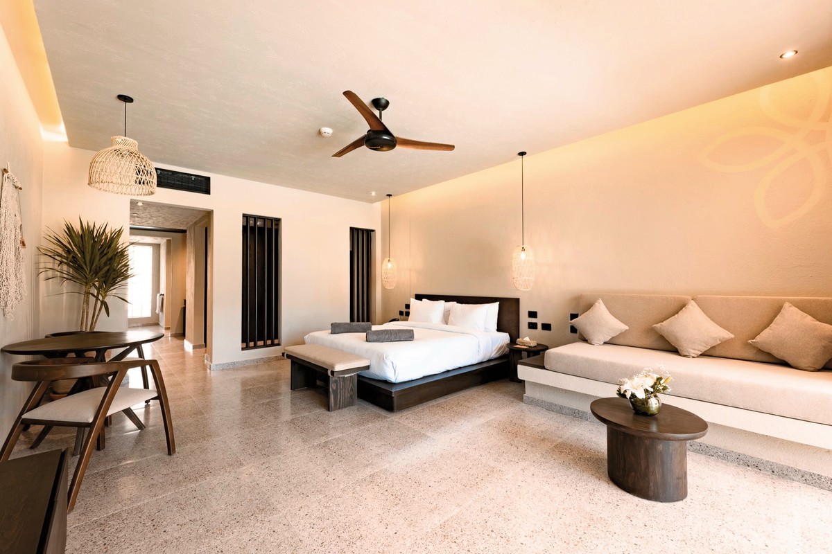 Sentido Naga Bay