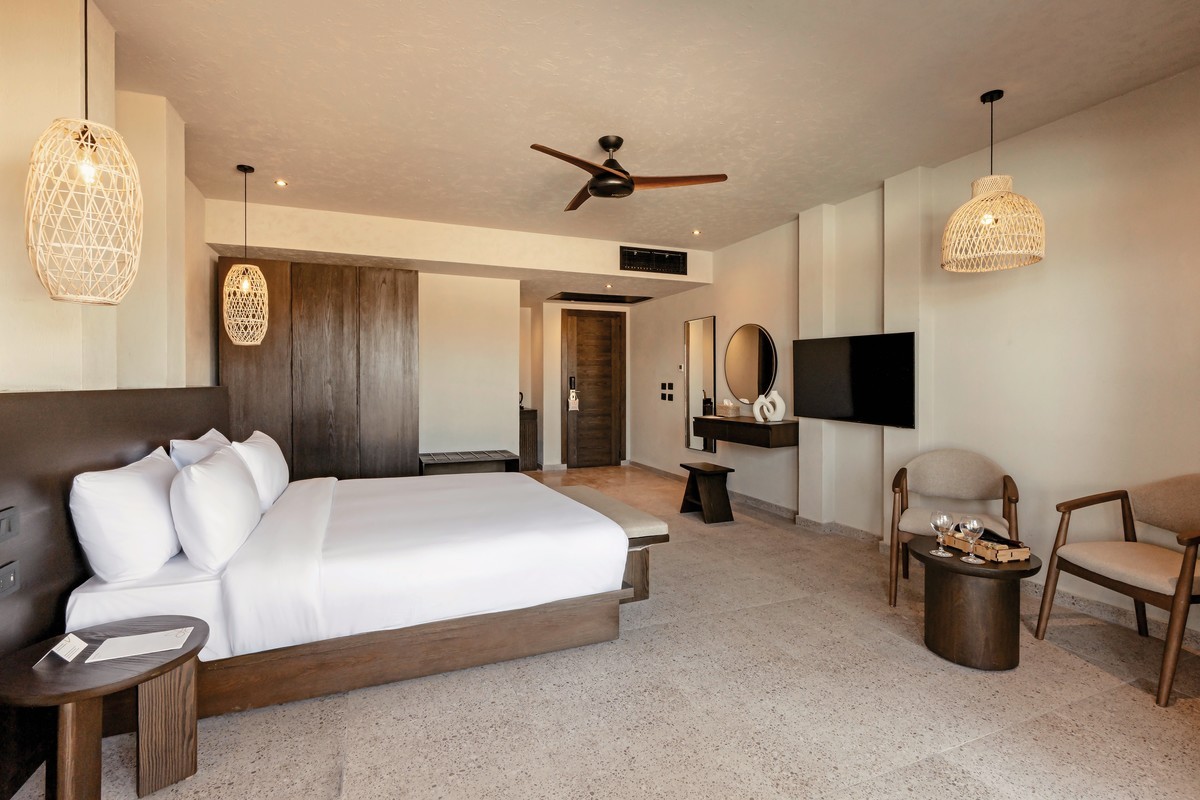 Sentido Naga Bay