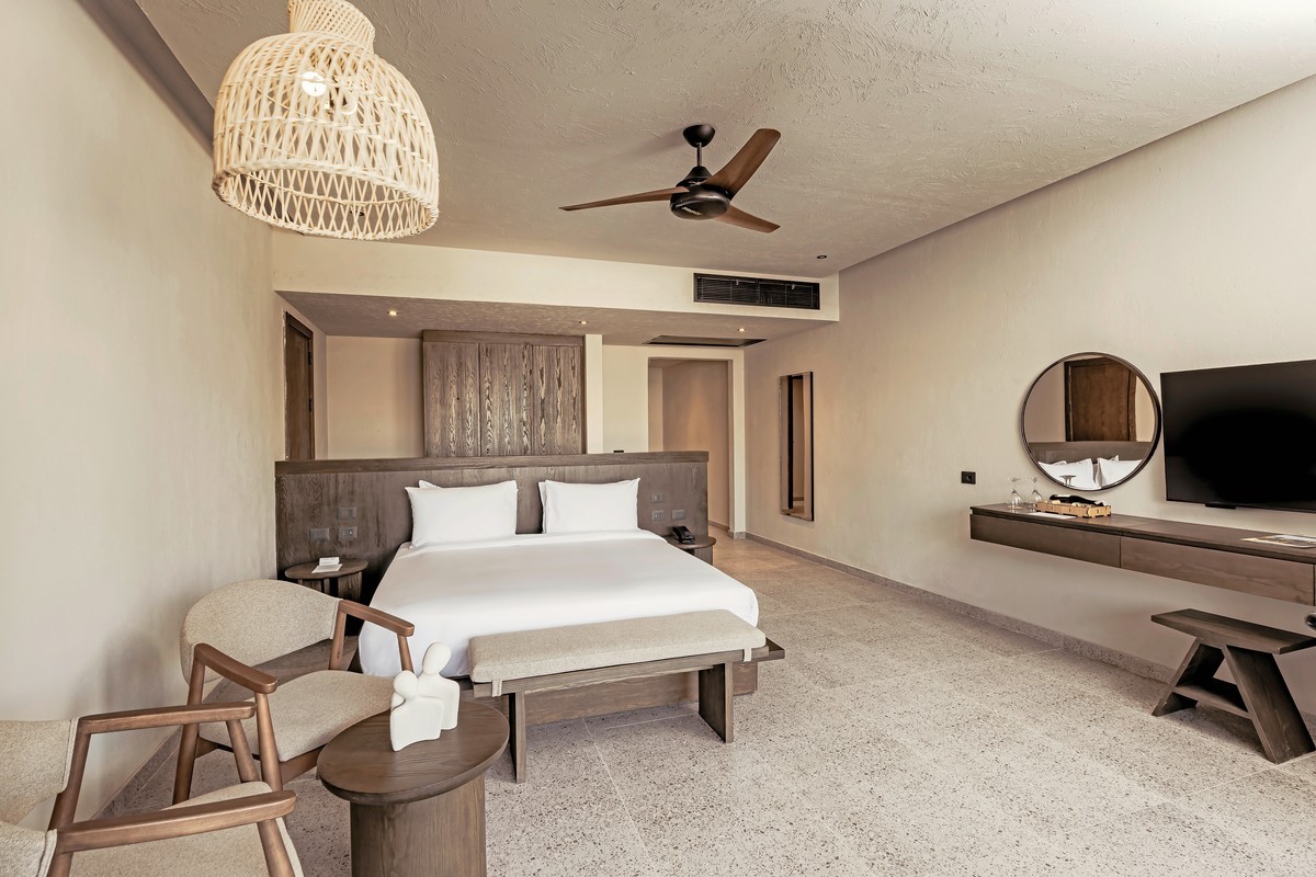 Sentido Naga Bay