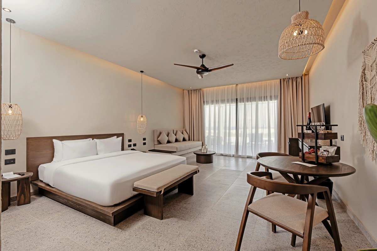 Sentido Naga Bay