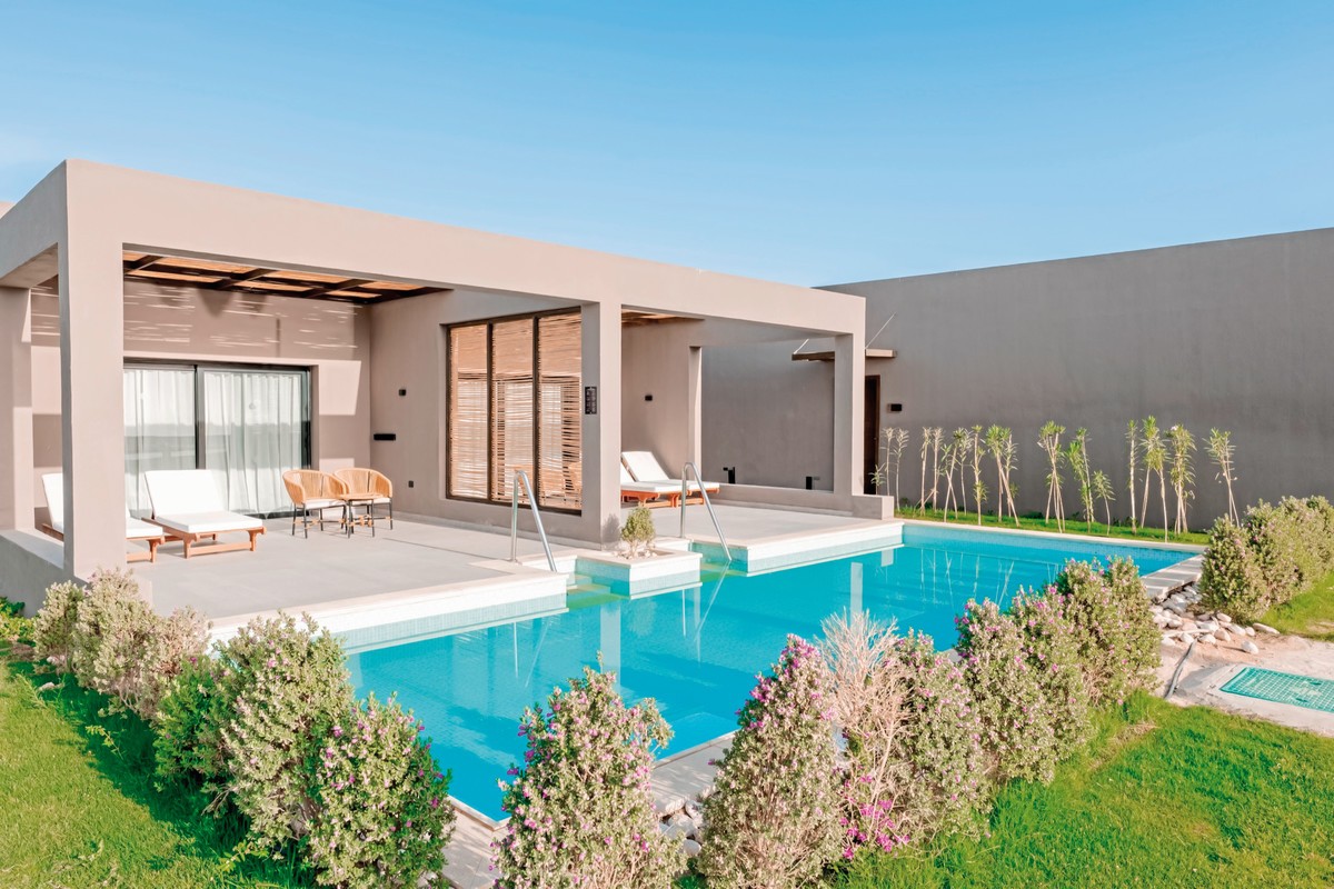 Sentido Naga Bay