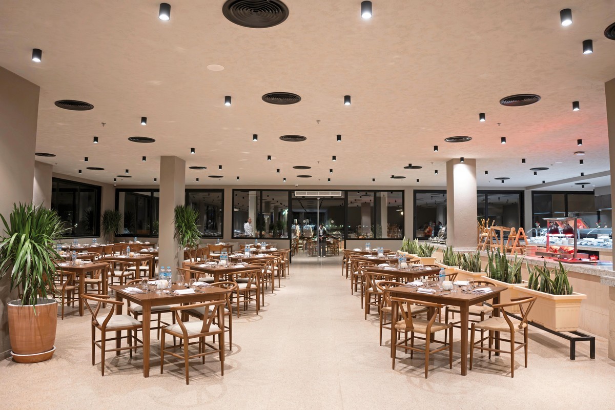 Sentido Naga Bay