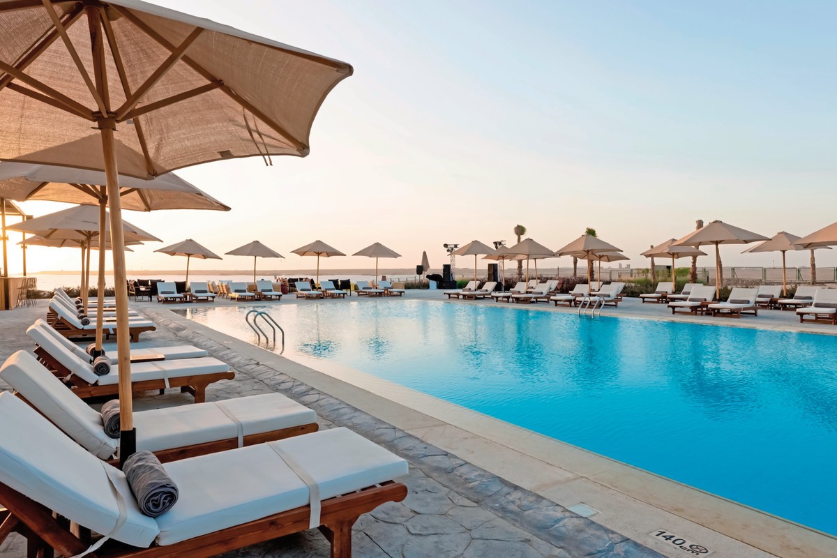 Sentido Naga Bay