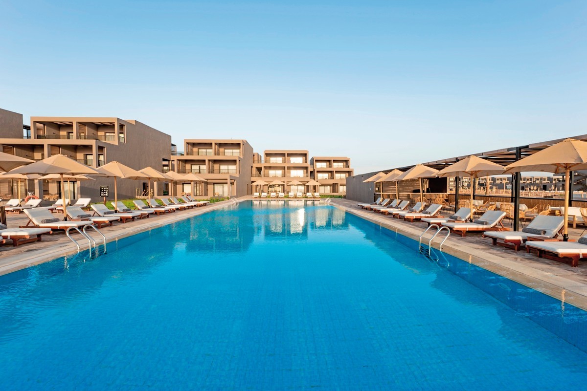 Sentido Naga Bay