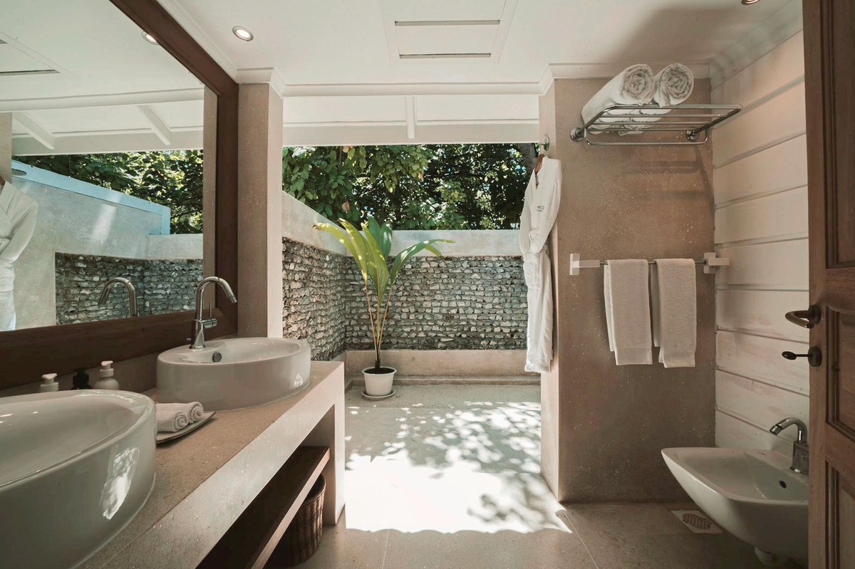 ananea Diamonds Athuruga