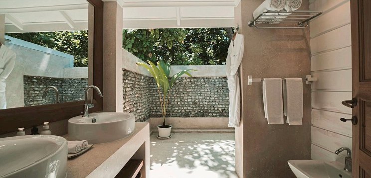 ananea Diamonds Athuruga