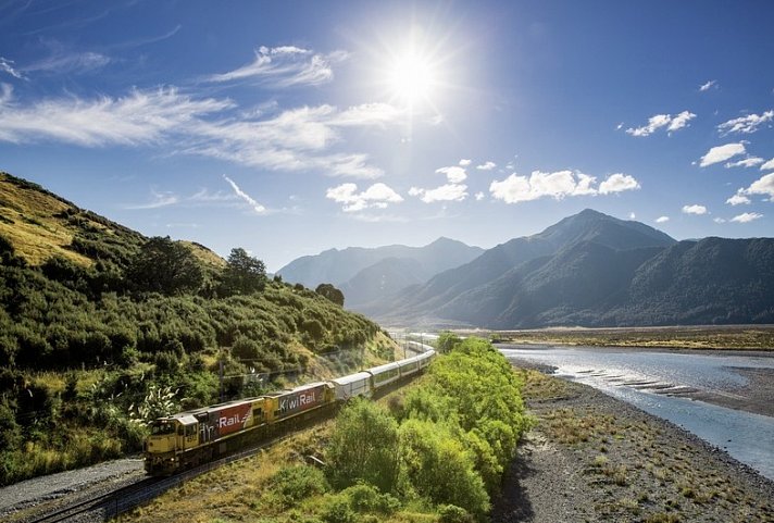 Erlebnis Neuseeland auf Schiene & Straße