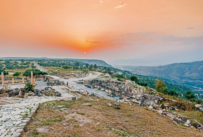 Jordanien: Mosaike, Felsenstätte und heilendes Wasser