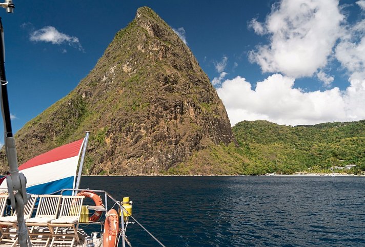 CHRONOS - Traumsegeln in die Tobago Cays