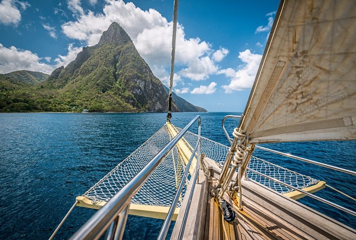 CHRONOS - Traumsegeln in die Tobago Cays
