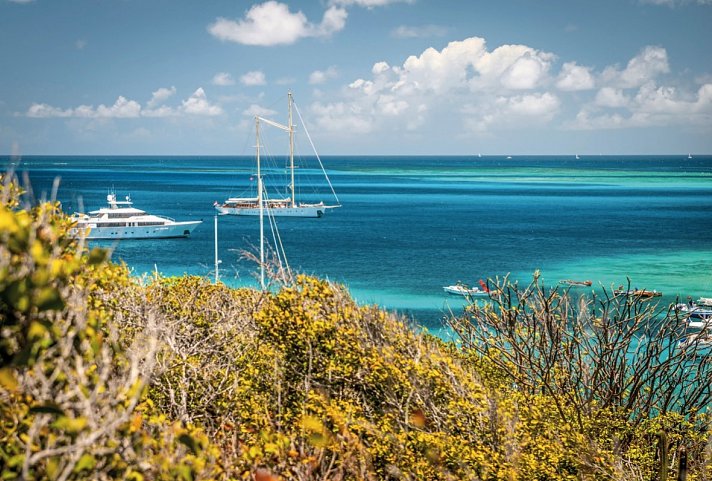 CHRONOS - Traumsegeln in die Tobago Cays