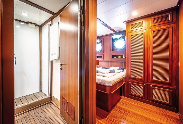 CHRONOS - Traumsegeln in die Tobago Cays