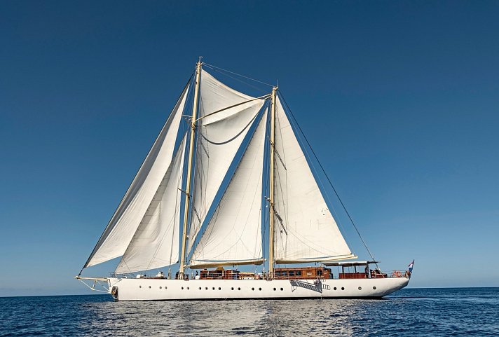 CHRONOS - Traumsegeln in die Tobago Cays