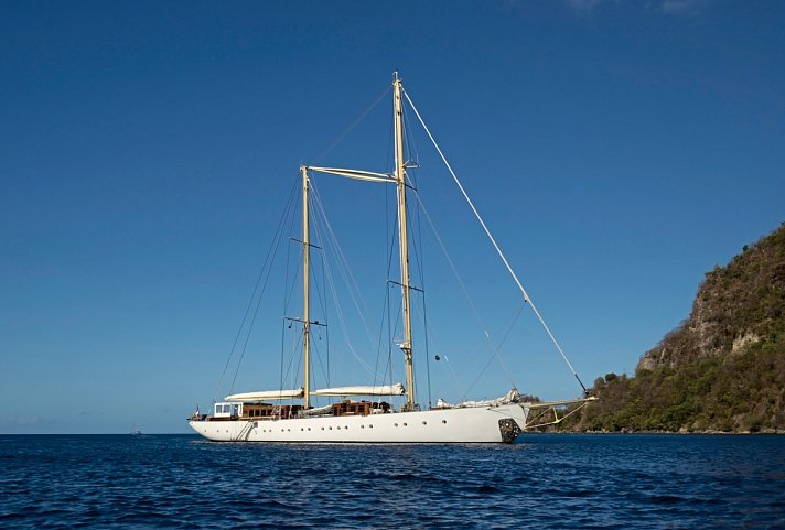 CHRONOS - Traumsegeln in die Tobago Cays
