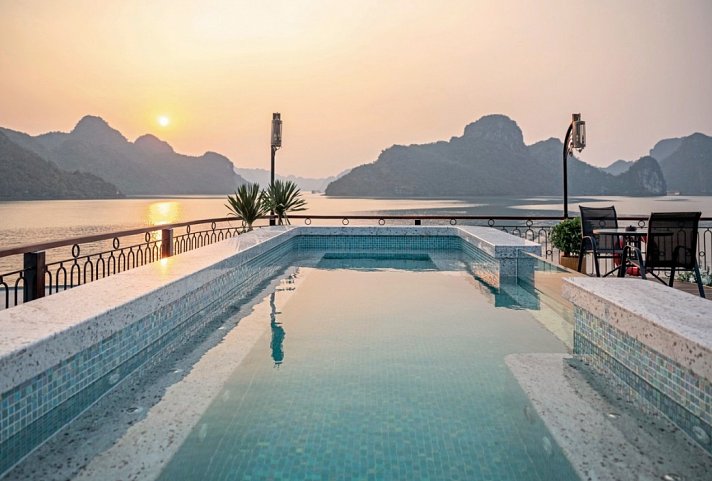 Halong Bucht an Bord der Indochine Grand (2 Nächte)