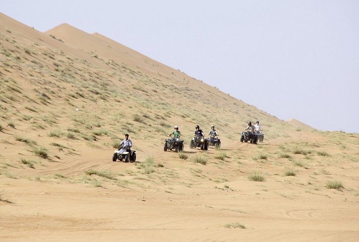 Kontrastreicher Oman mit Chauffeur