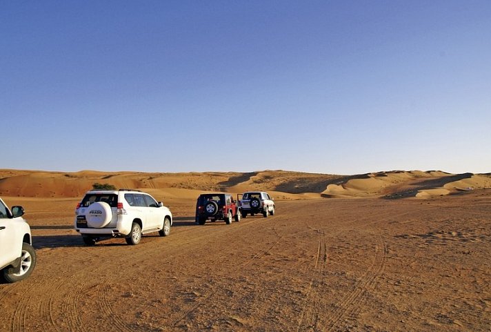 Kontrastreicher Oman mit Chauffeur