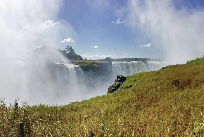 Viktoria Fälle & Safari Abenteuer ab Victoria Falls/bis Kasane