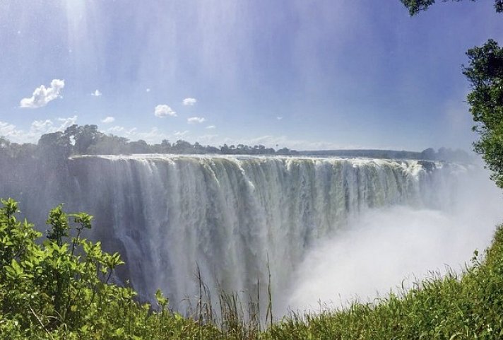 Viktoria Fälle & Safari Abenteuer ab Victoria Falls/bis Kasane