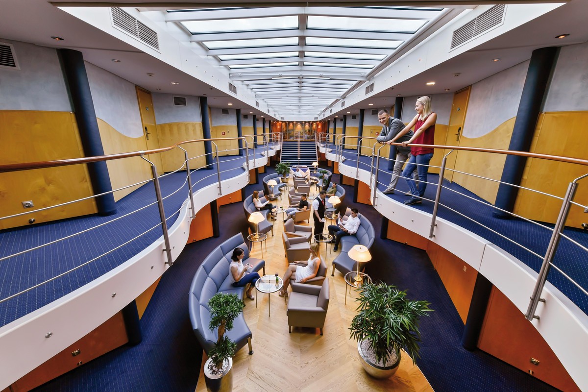 Budapest-Pécs für Hobby Historiker mit MS Primadonna