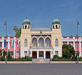 Budapest-Pécs für Hobby Historiker mit MS Primadonna