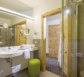 DAS SIEBEN 4s - Adults Only