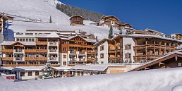 Außenansicht Hotel Winter