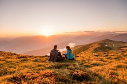 Wandern im Sonnenuntergang