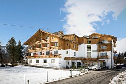Außenansicht Hotel Winter