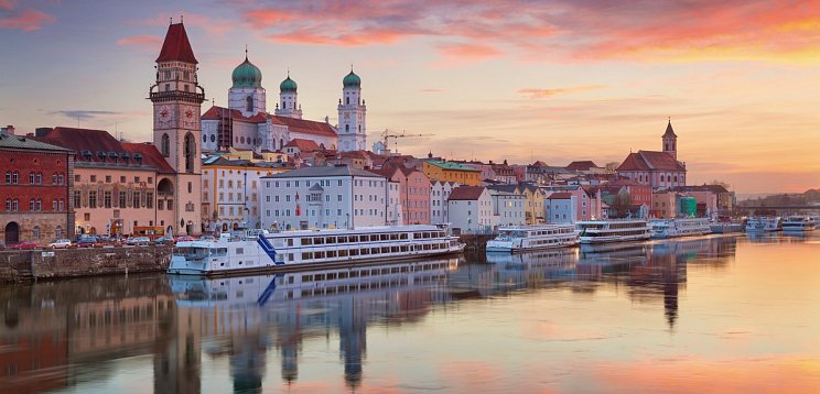 Busreise - Silvester auf der Donau & Burg Clam
