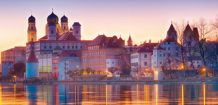 Busreise - Silvester auf der Donau & Burg Clam