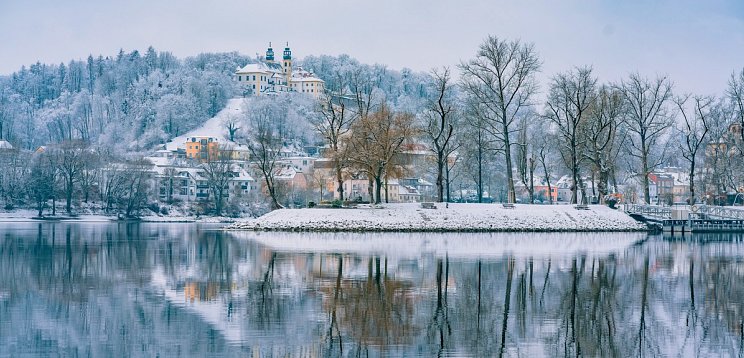 Busreise - Silvester auf der Donau & Burg Clam