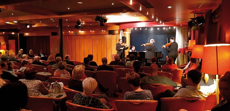 MS Primadonna – Weihnachtszauber mit Swing