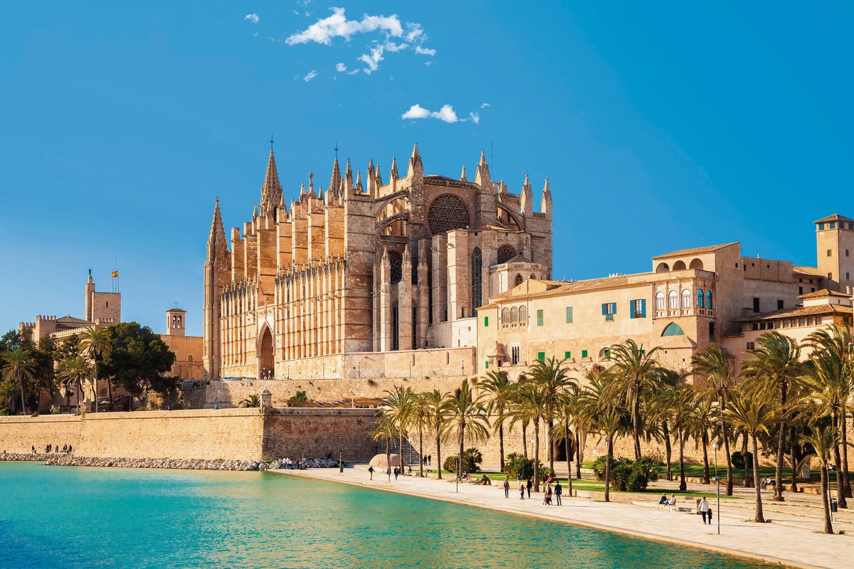 Große Mittelmeer-Reise mit AIDAcosma