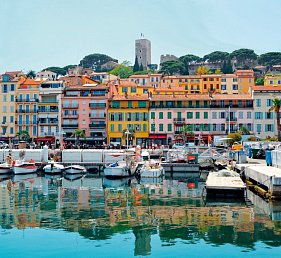 Mittelmeerinseln mit Sonnenfinsternis mit AIDAstella