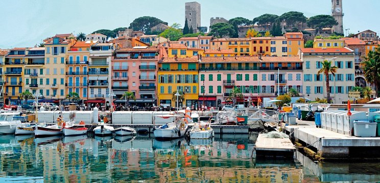 Mittelmeerinseln mit Sonnenfinsternis mit AIDAstella