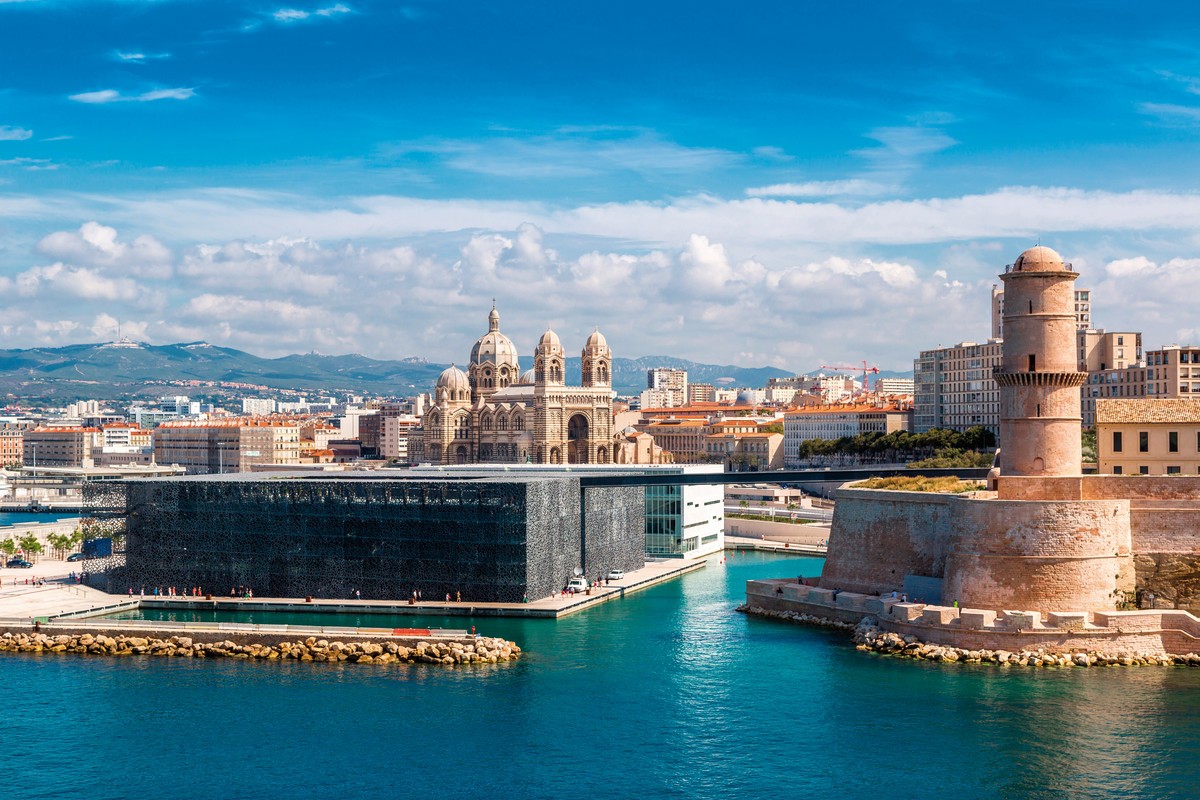 Mediterrane Schätze inkl. Sardinien mit AIDAcosma