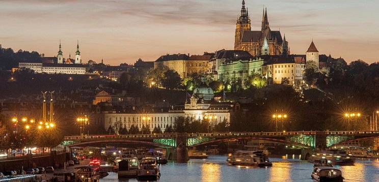 Zugfahrt zu Ostern nach Prag - Stadt der Tausend Türme