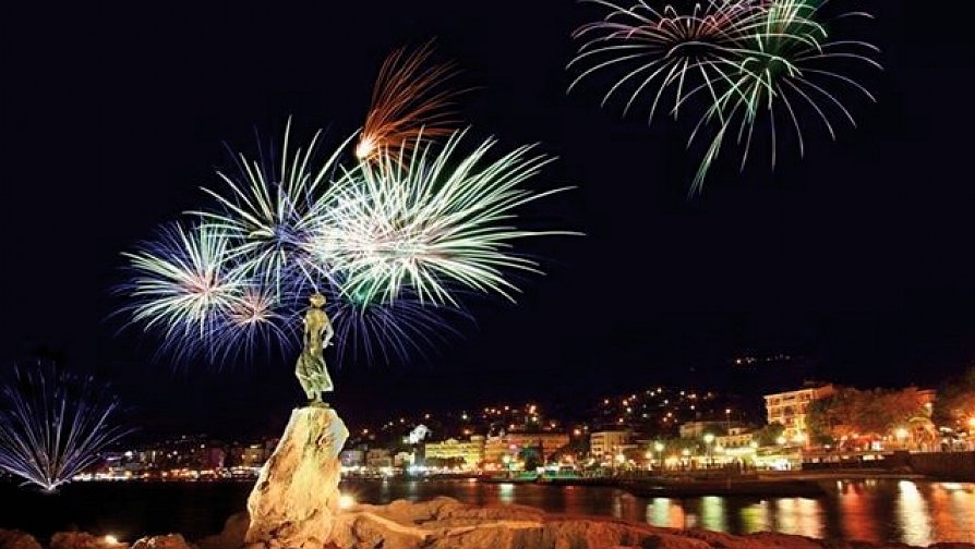 Salonzugfahrt zu Silvester an die K&K Küste