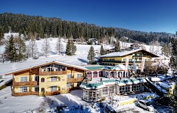 Außenansicht Hotel Winter