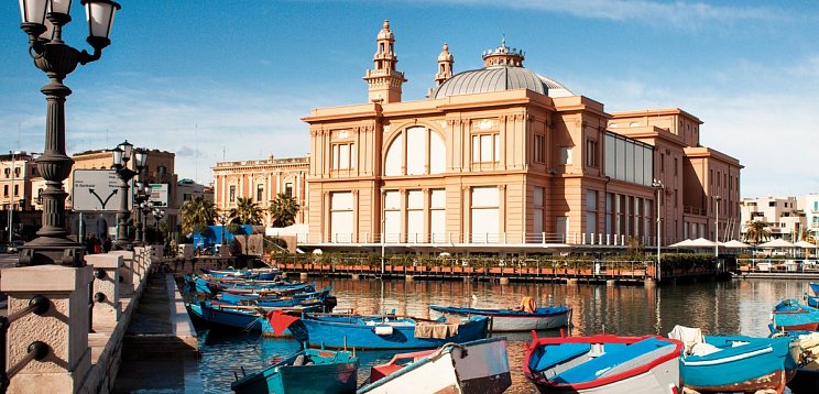 Traumhafte Buchten mit Costa Deliziosa