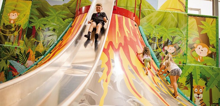 Familienfreundlichkeit trifft Komfort - Thermenhotel Vier Jahreszeiten