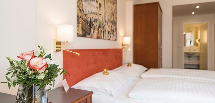 Hotel Johann Strauss & Holiday on Ice