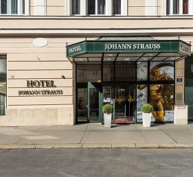 Hotel Johann Strauss & Holiday on Ice