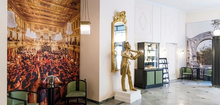 Hotel Johann Strauss & Holiday on Ice