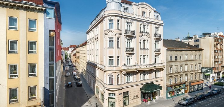 Hotel Johann Strauss & Holiday on Ice