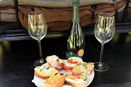Sekt und Brötchen